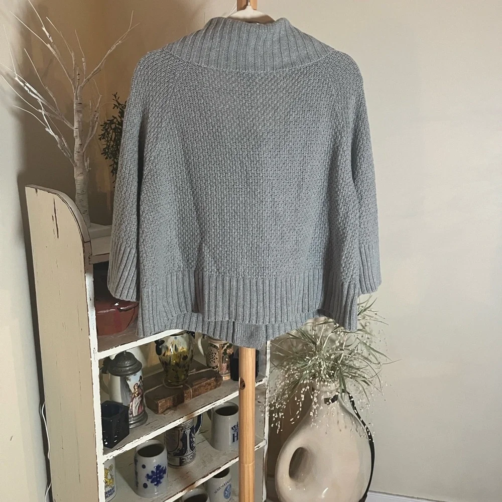 Banana Republic L Wool Blend Gray Cardigan.Hidden snap closures.3/4 bell sleeves - Picture 6 of 6